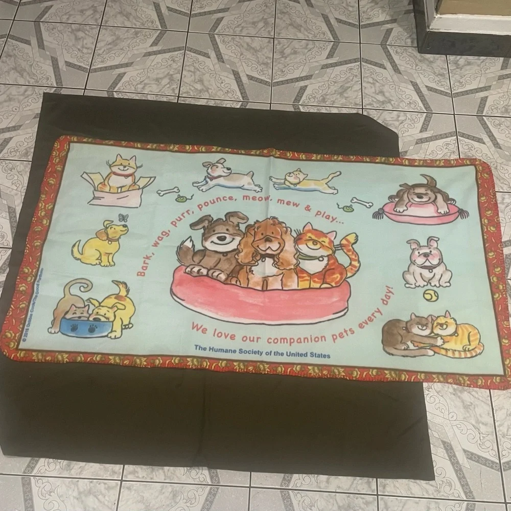 Cute Pet Blanket with Dog and Cat Design